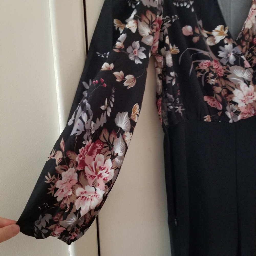 NWOT Floral Print Bishop Sleeve Jumpsuit - Picture 9 of 9